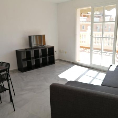 Lovely Penthouse In Front Of The Beach With Free Parking Malaga Luaran gambar