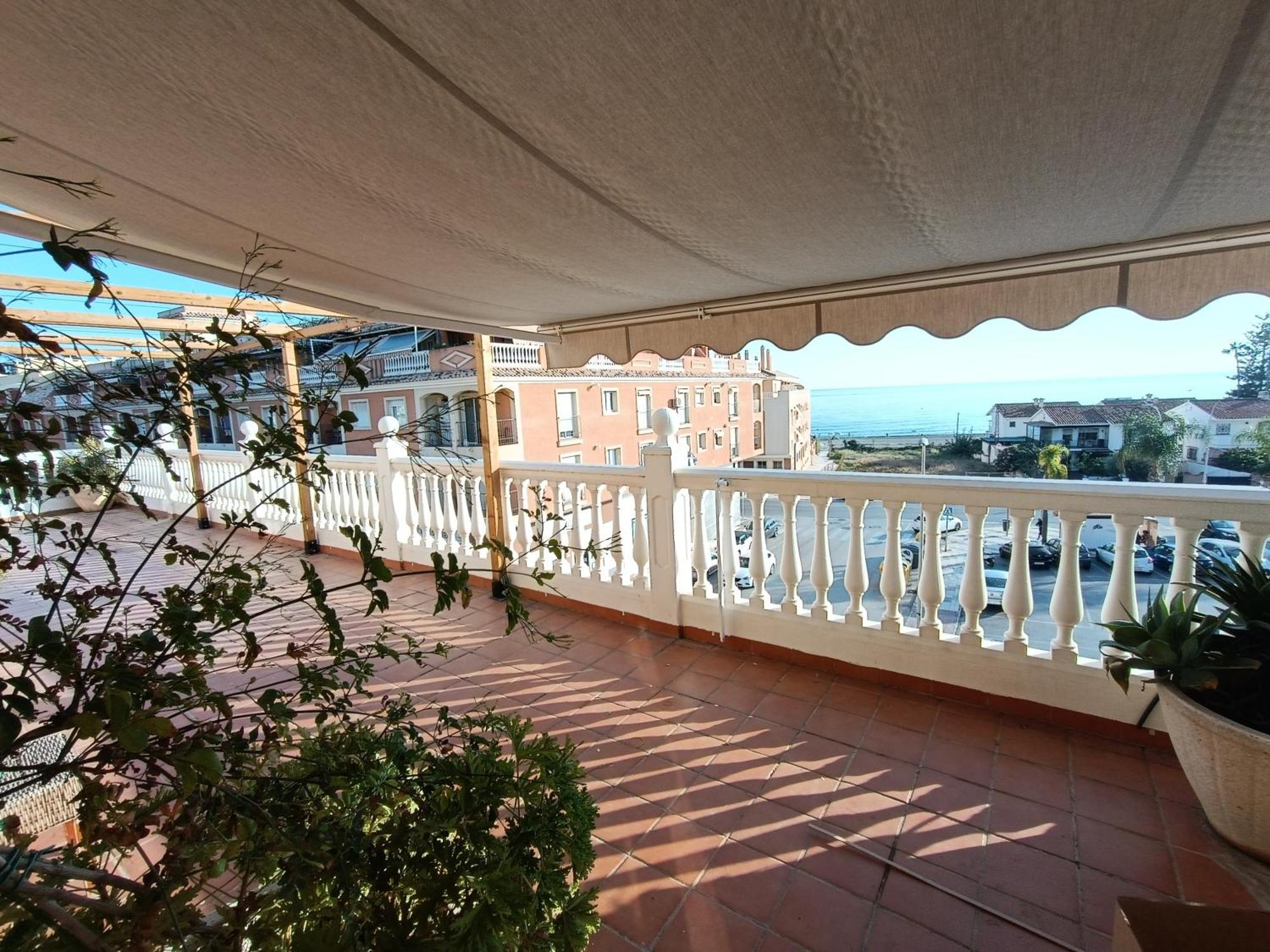 Lovely Penthouse In Front Of The Beach With Free Parking Malaga Luaran gambar