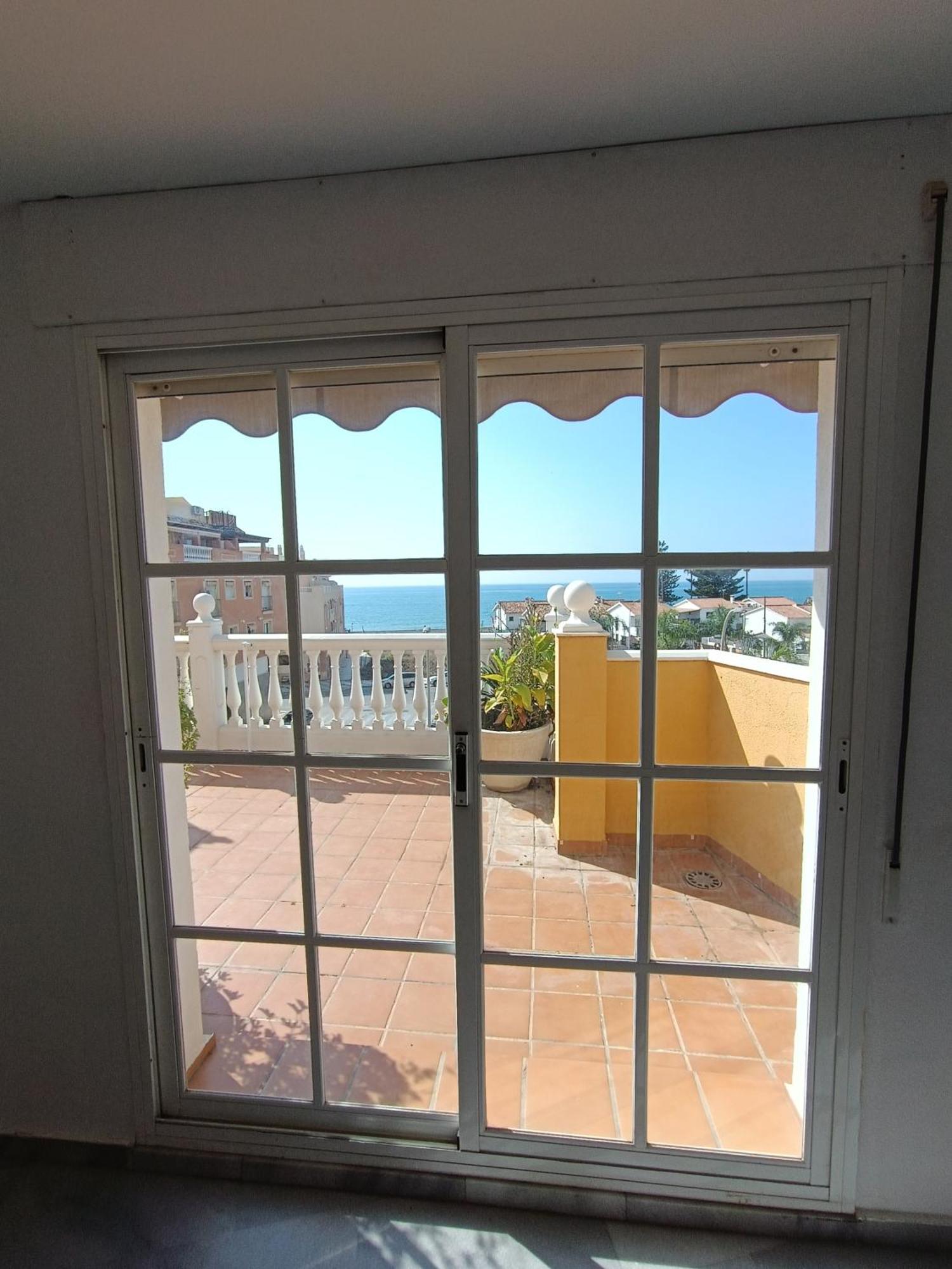 Lovely Penthouse In Front Of The Beach With Free Parking Malaga Luaran gambar