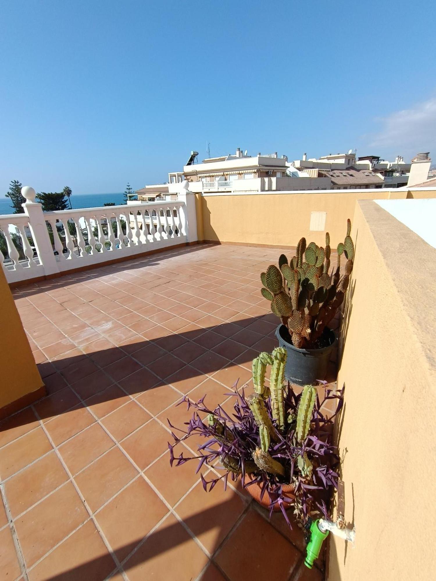Lovely Penthouse In Front Of The Beach With Free Parking Malaga Luaran gambar